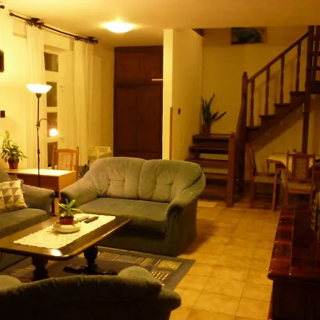 Fehér Ház Apartman Balatonkeresztúr